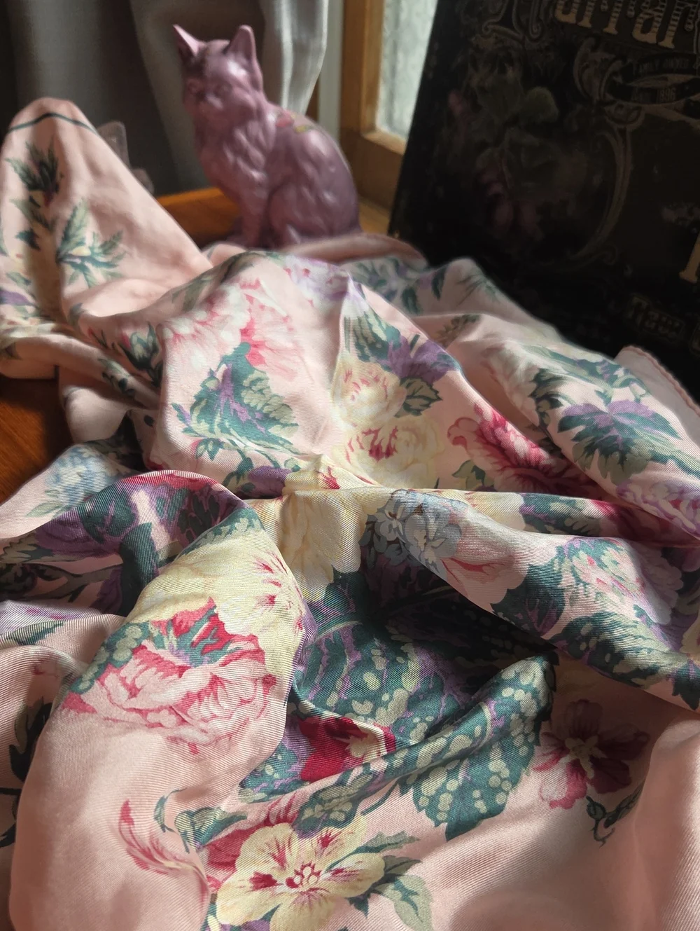 Vintage Club 7 Echo Womens Vintage 90s Square Scarf/ Top  Pink Floral  Light